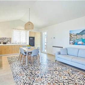 3 bedroom villa with infinity pool and jacuzzi, Scopello, sleeps 5-6